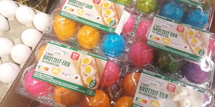 Warum du im Supermarkt keine gefärbten Eier kaufen solltest